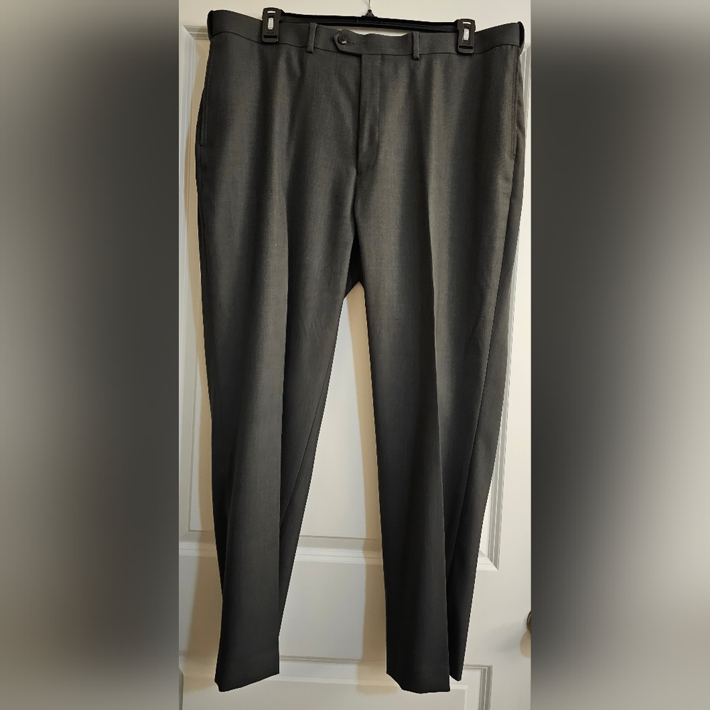 Roundtree and Yorke 42" x 30" grey men's dress slacks